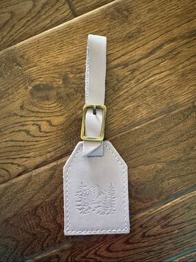 Portland Leather Lavender Luggage Tag with Brass Buckle
